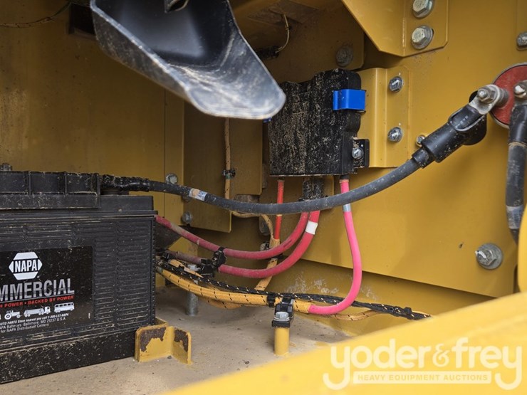 2021-caterpillar-336-image-42