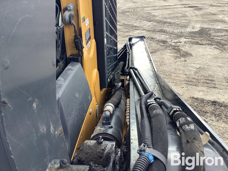 2021-deere-325g-image-16