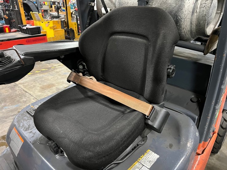 #2004-•-toyota-4500-lb.-forklift-image-12