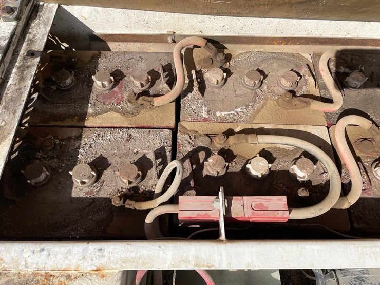 #1559-•-2017-taylor-dunn-electric-yard-cart-image-23