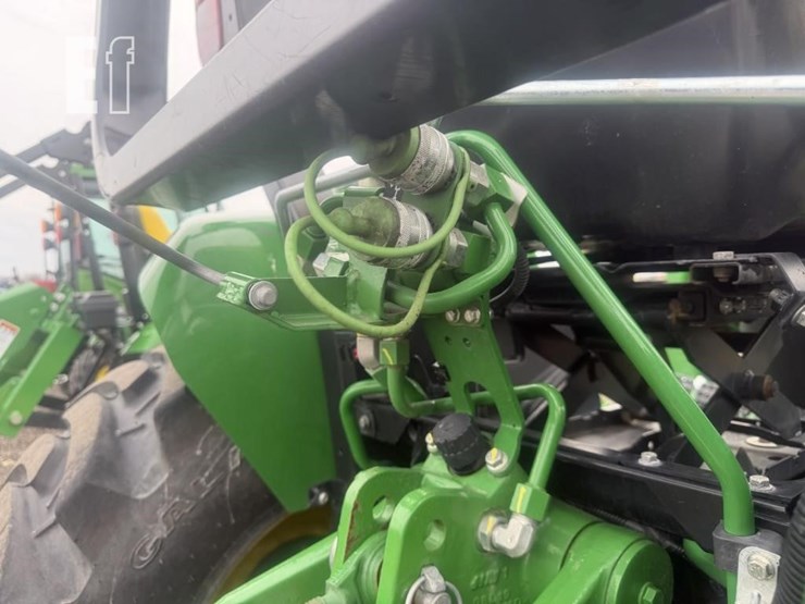 2020-john-deere-3039r-image-17
