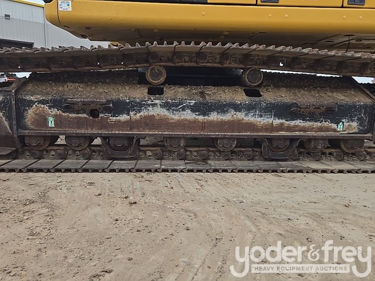 2021-caterpillar-336-image-11