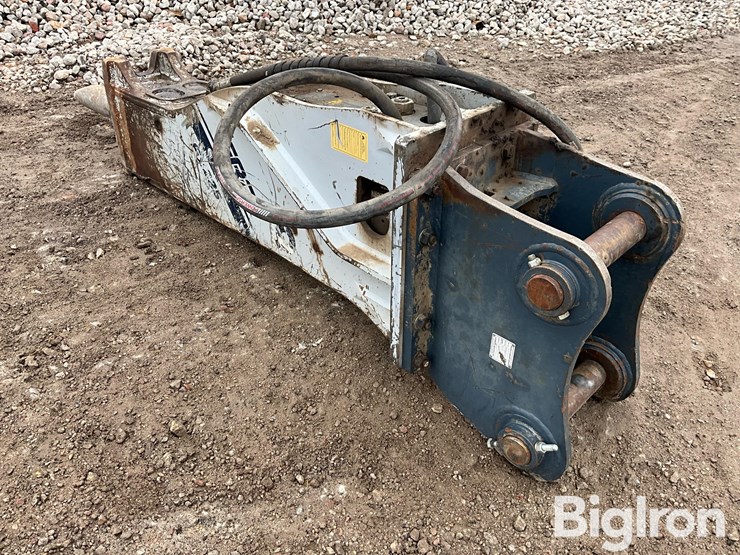 john-deere-210-image-3