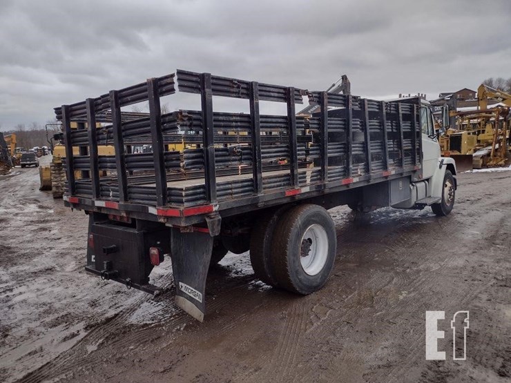 2002-freightliner-fl70-image-34