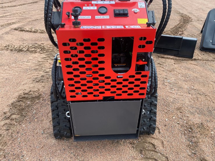 #5570-•-agt-ysrt14-tracked-mini-skid-steer-image-11