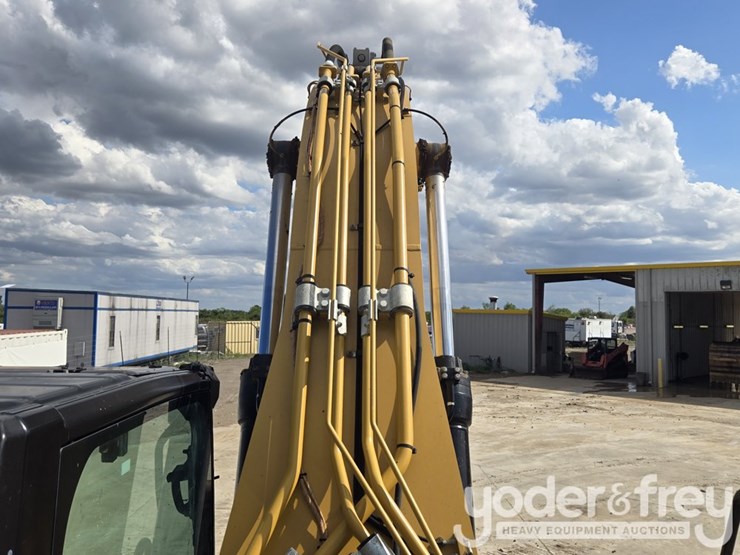 2021-caterpillar-336-image-95