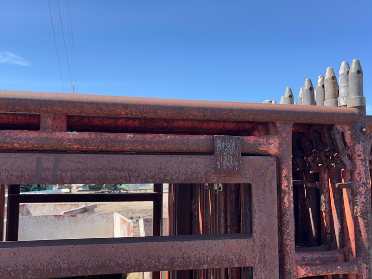 scaffolding-on-carring-cage.-image-4