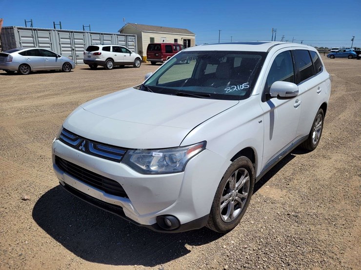 2014-mitsubishi-outlander-image-1