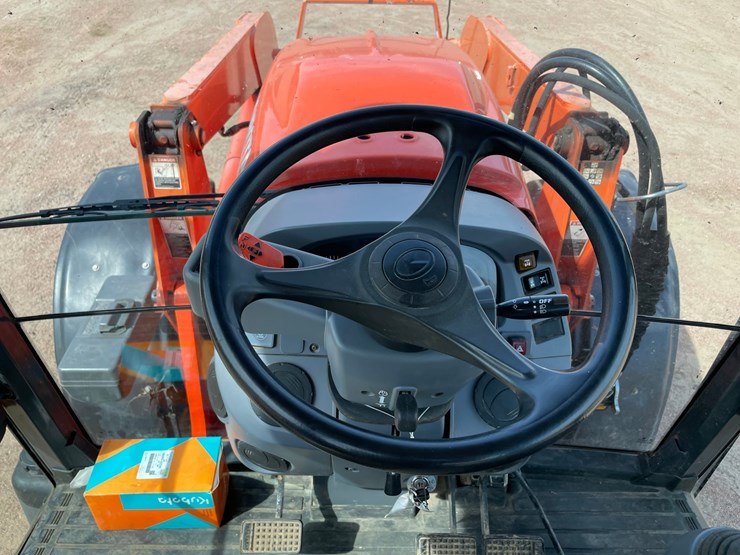 2014-kubota-m135gx-image-31