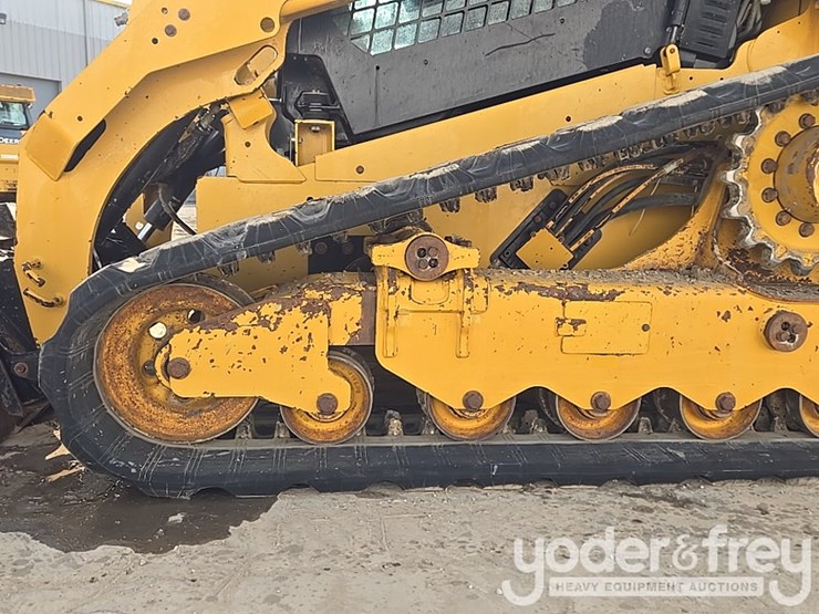 2022-caterpillar-299d3-image-11