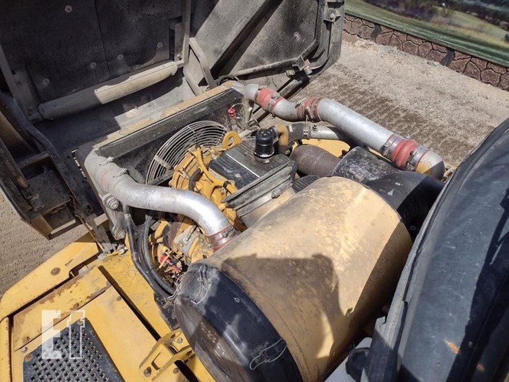 2007-caterpillar-740-image-39