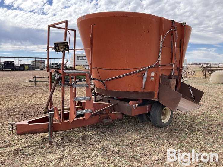 jay-lor-600-direct-3ii-vertical-mixer/feeder-image-1