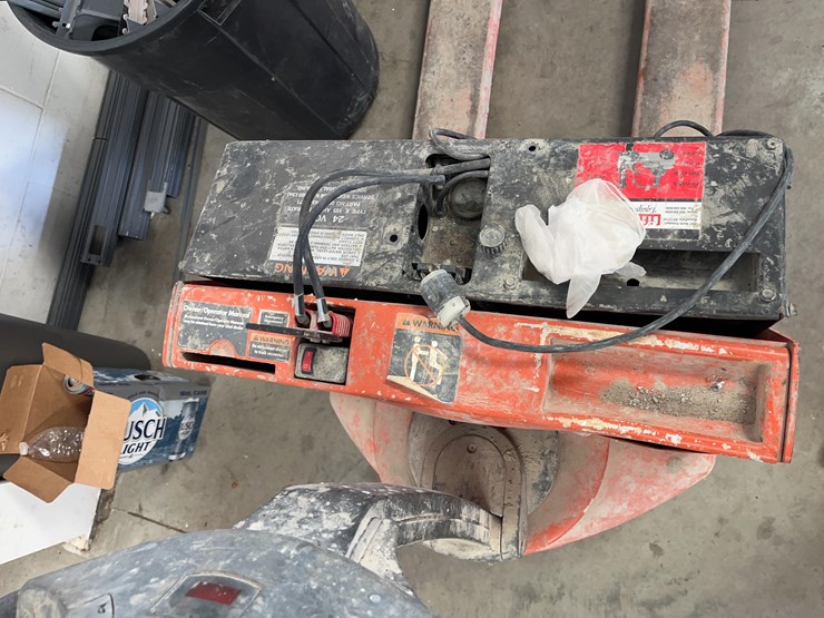 toyota-electric-pallet-jack-image-4