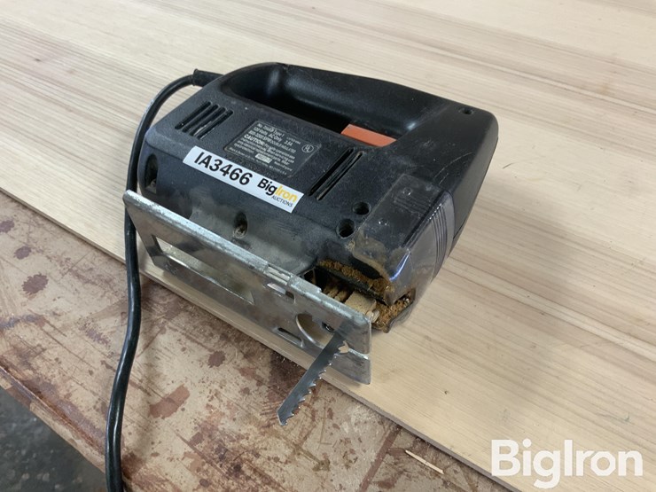 black-&-decker-7568-jig-saw-image-1