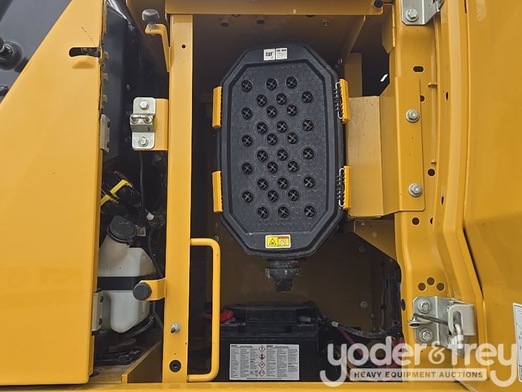2021-caterpillar-336-image-43