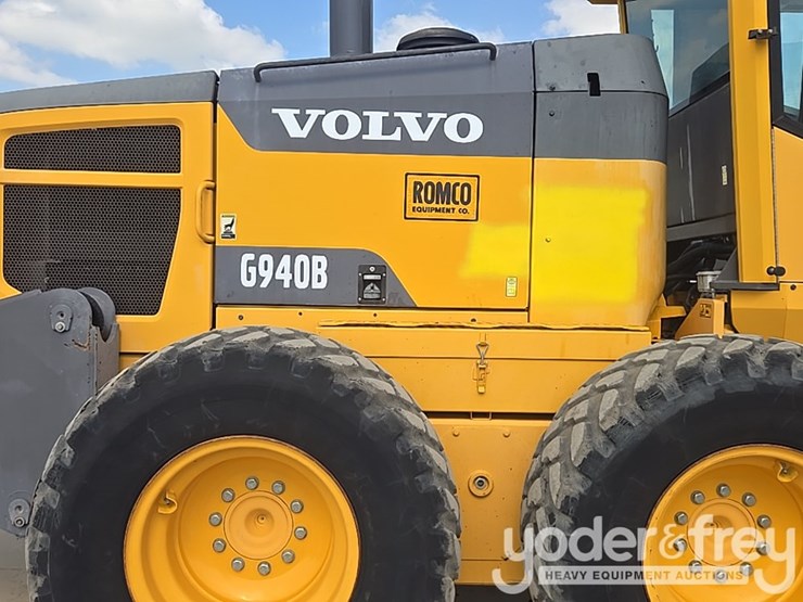 2012-volvo-g940b-image-40