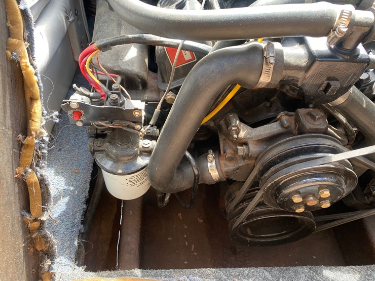 #1566-•-1986-celebrity-v190-19'-boat-(has-wi-title)-image-38