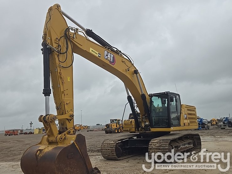 2021-caterpillar-336-image-28