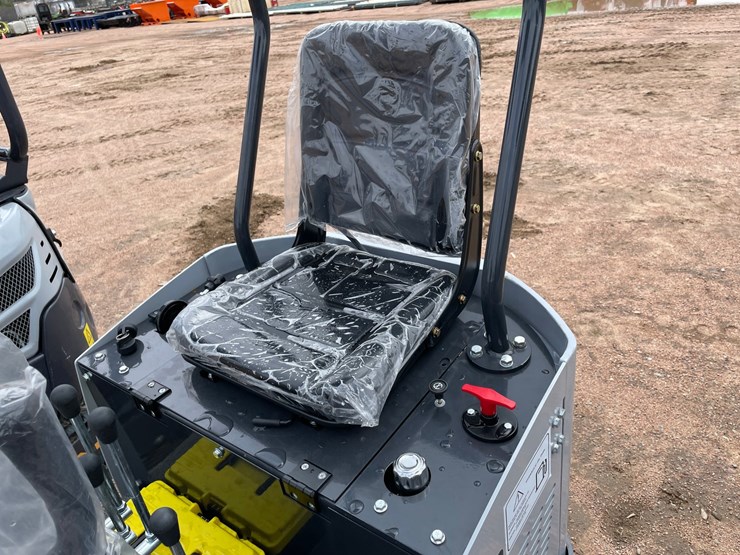 #5519-•-new-ats-d12d-mini-excavator-image-8