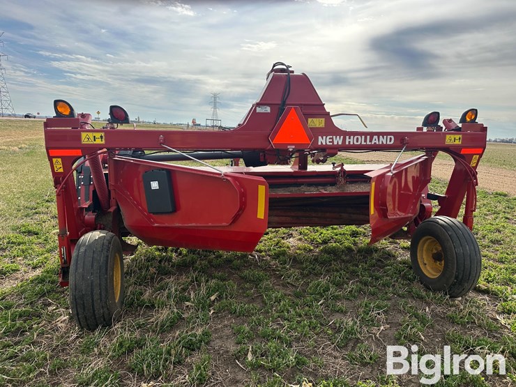 2021-new-holland-313-image-4