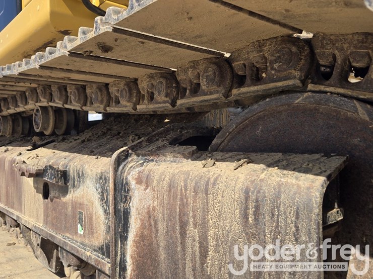 2021-caterpillar-336-image-23