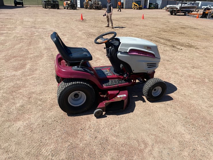 #1545-•-white-lt1850-hydro-riding-lawn-mower-image-5