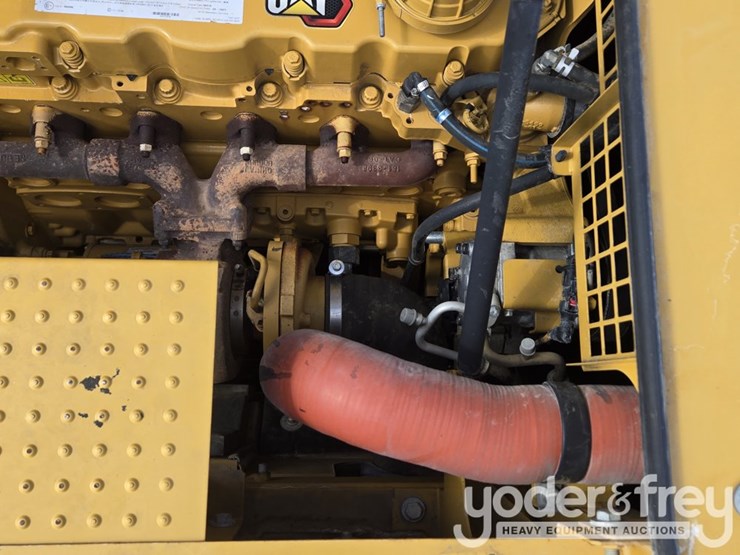 2021-caterpillar-336-image-68