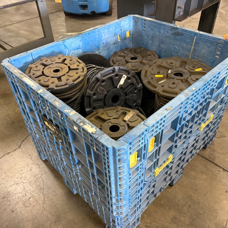 #2050 • Tote of Hydraulic Hose