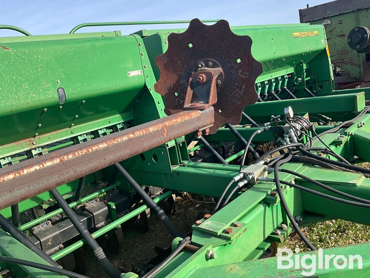 john-deere-750-image-11