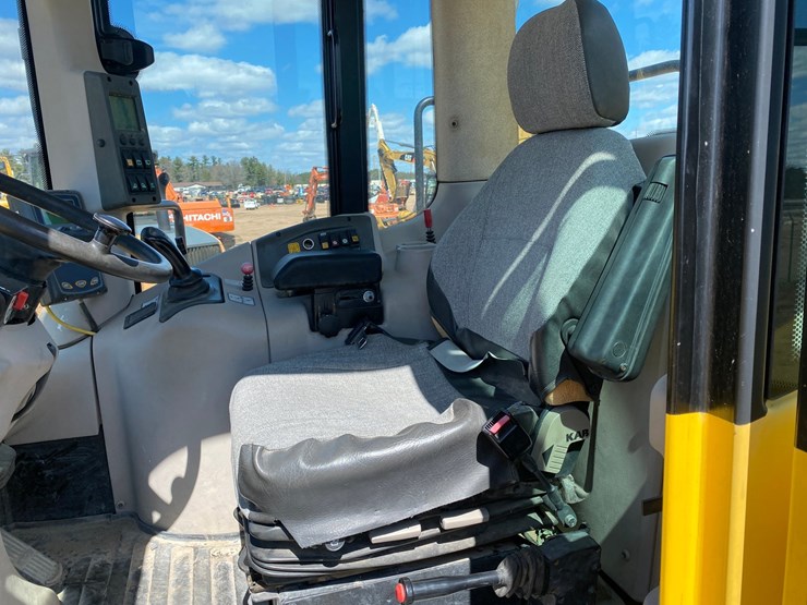 2005-new-holland-lw230b-image-46