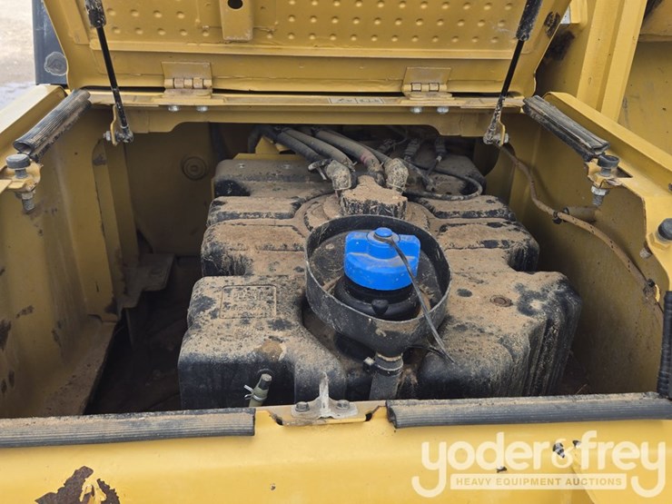 2021-caterpillar-336-image-82