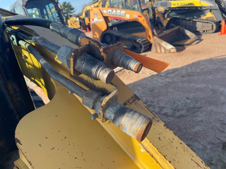 caterpillar-246c-image-31