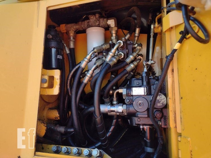 2004-deere-700h-image-33