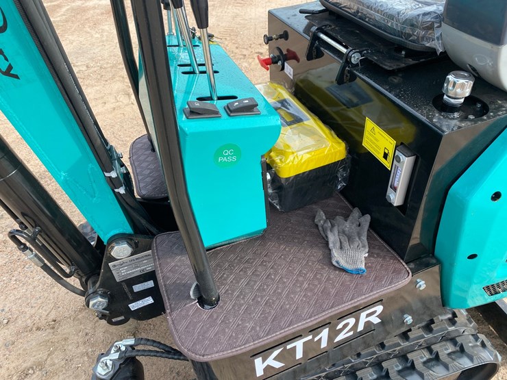 #5558-•-2026-cfg-kt12r-mini-excavator-image-11