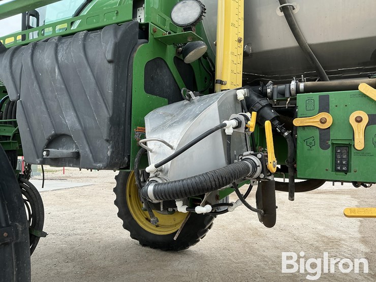 2017-john-deere-r4038-image-11