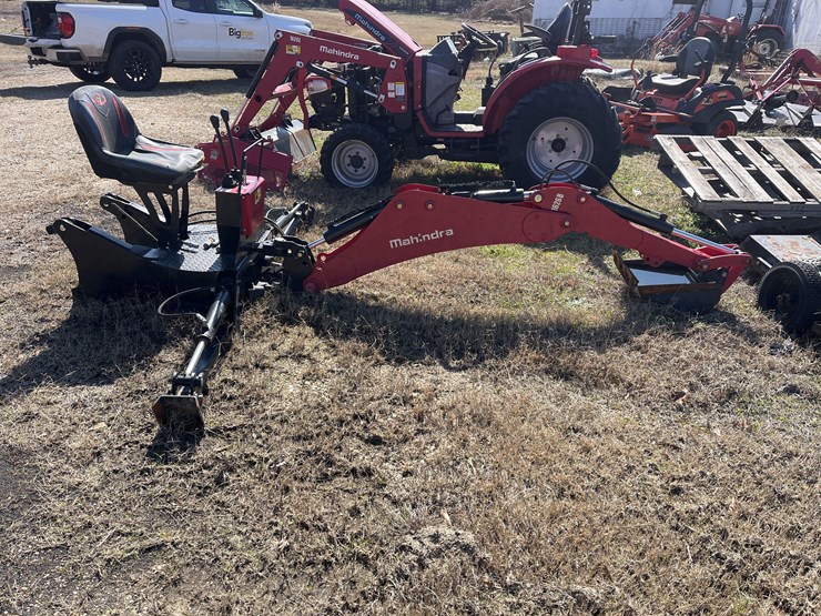 2024-mahindra-1626b-backhoe-loader-attachment-image-4