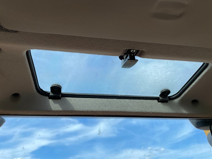 2014-kubota-m135gx-image-36