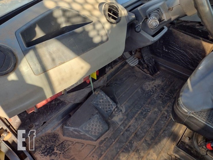 2019-caterpillar-745-image-13