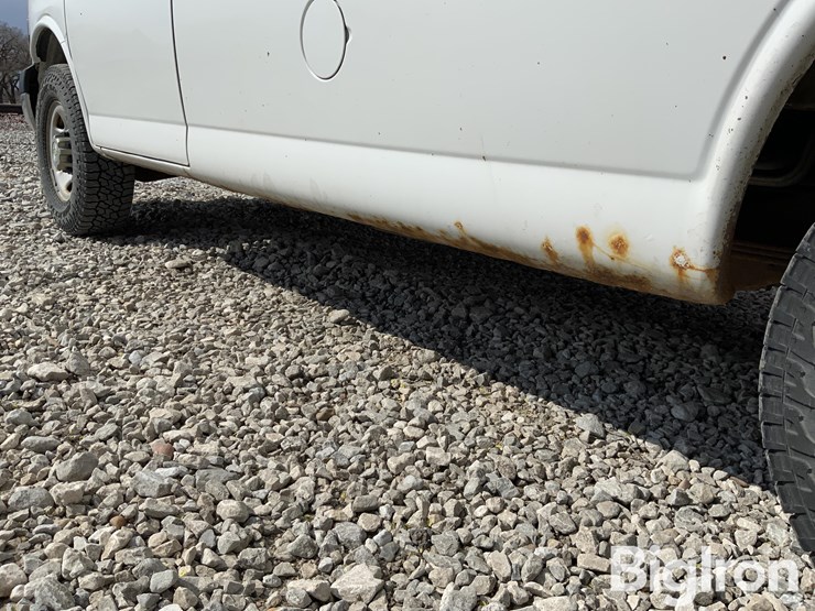 2014-chevrolet-express-g2500-image-16