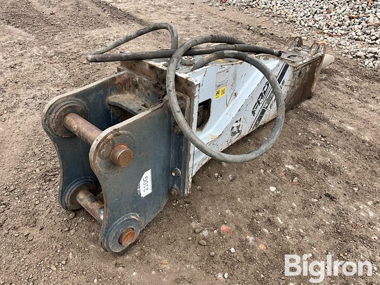 john-deere-210-image-1