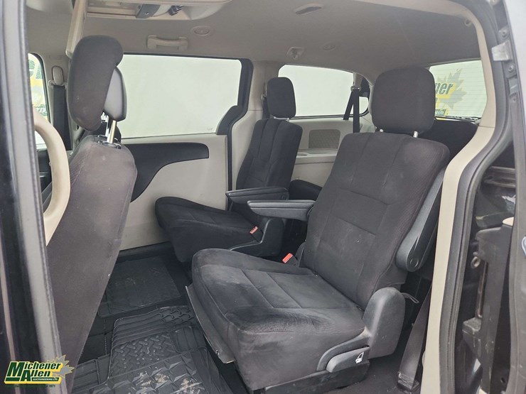 2011-dodge-grand-caravan-image-15