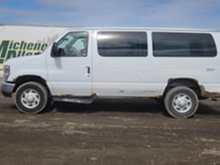 2009-ford-cargo-image-5