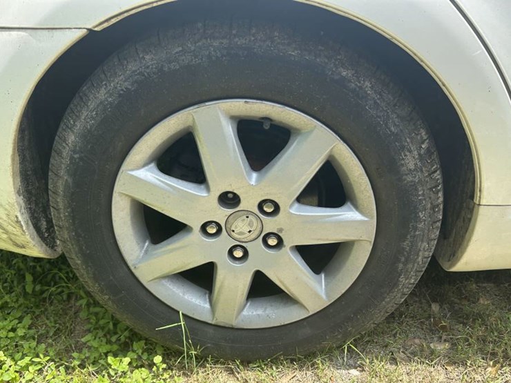 #3-•-2005-toyota-avalon-image-5