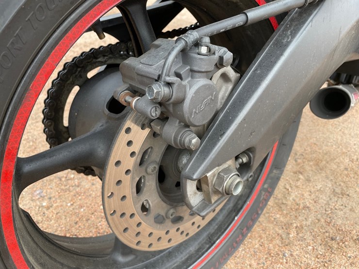 #1634-•-2012-yamaha-fz8-n-motorcycle-(has-wi-title)-image-15