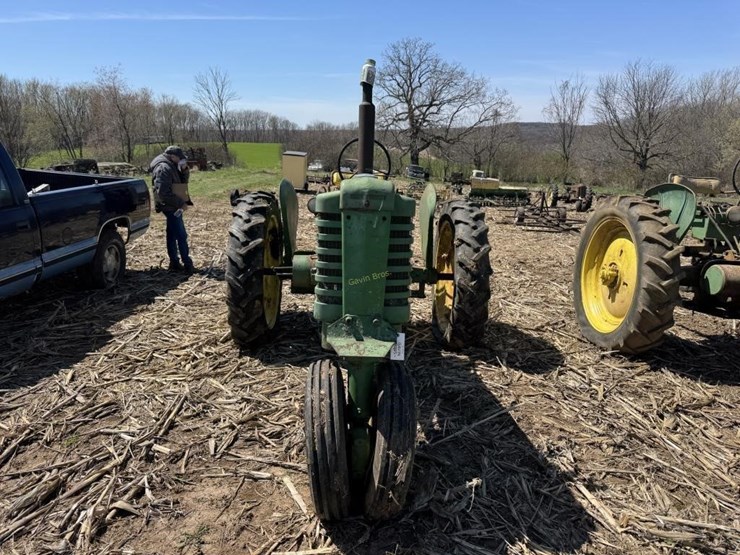 john-deere-b-image-3