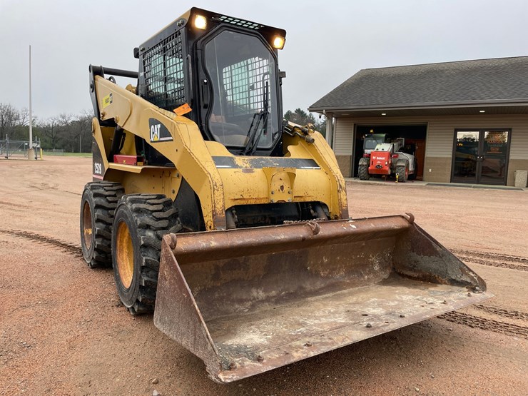 2005-caterpillar-252b-image-32