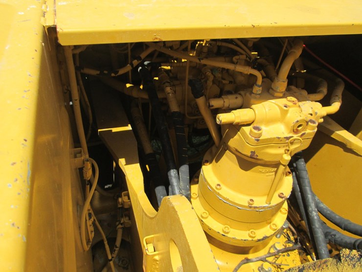 deere-200-lc-image-39