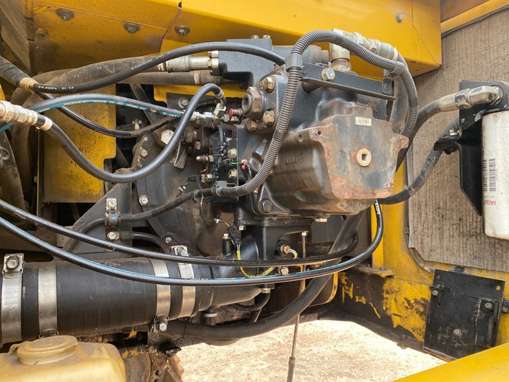 2013-komatsu-pc360-lc-10-image-24