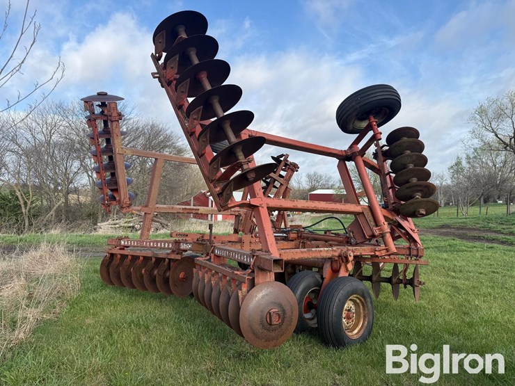 massey-ferguson-820-image-5