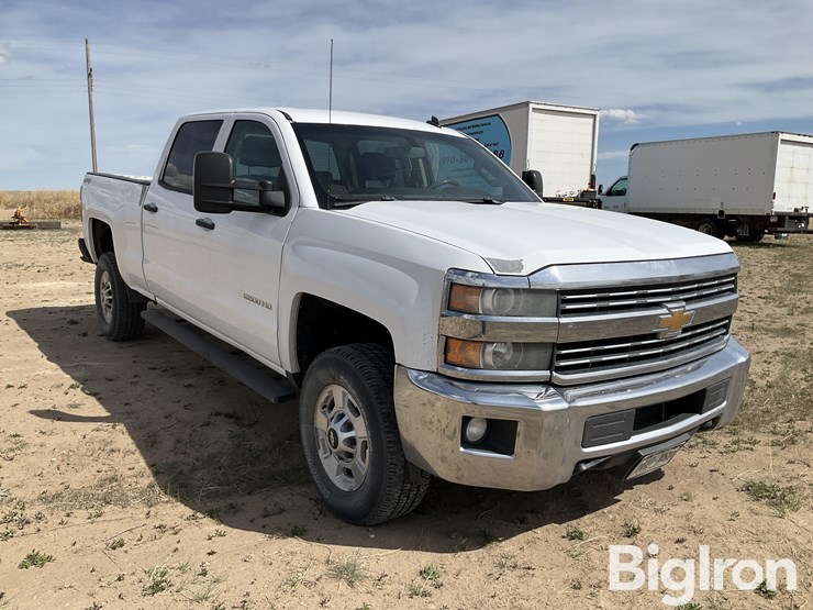 2015-chevrolet-silverado-2500-image-3